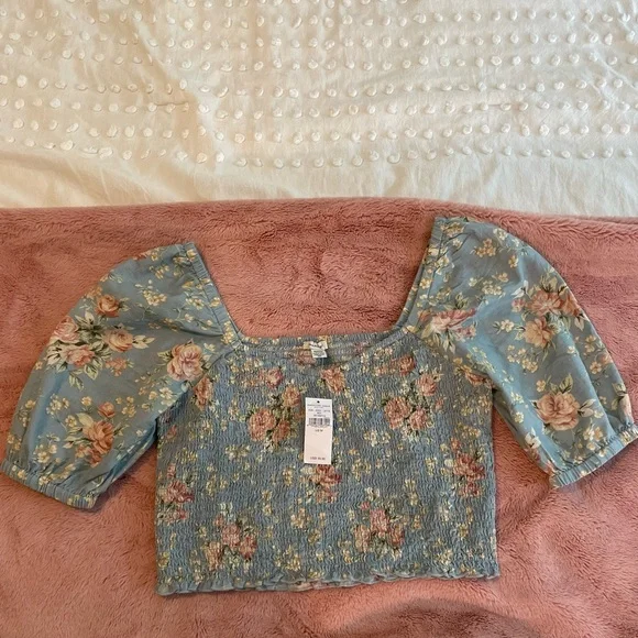 American Eagle Floral Top size Medium - Picture 4 of 4